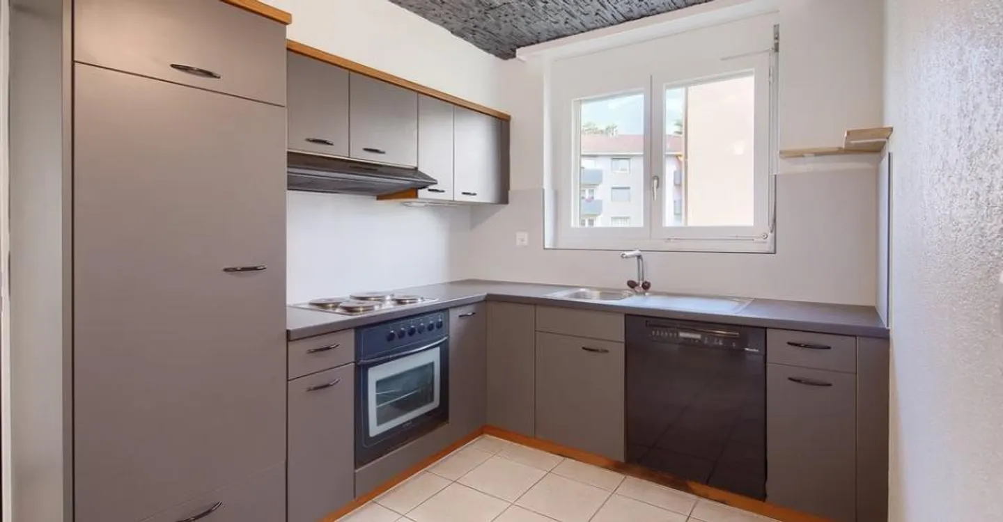 Geräumige Wohnung mit viel Platz und Licht - Foto 4 von 8