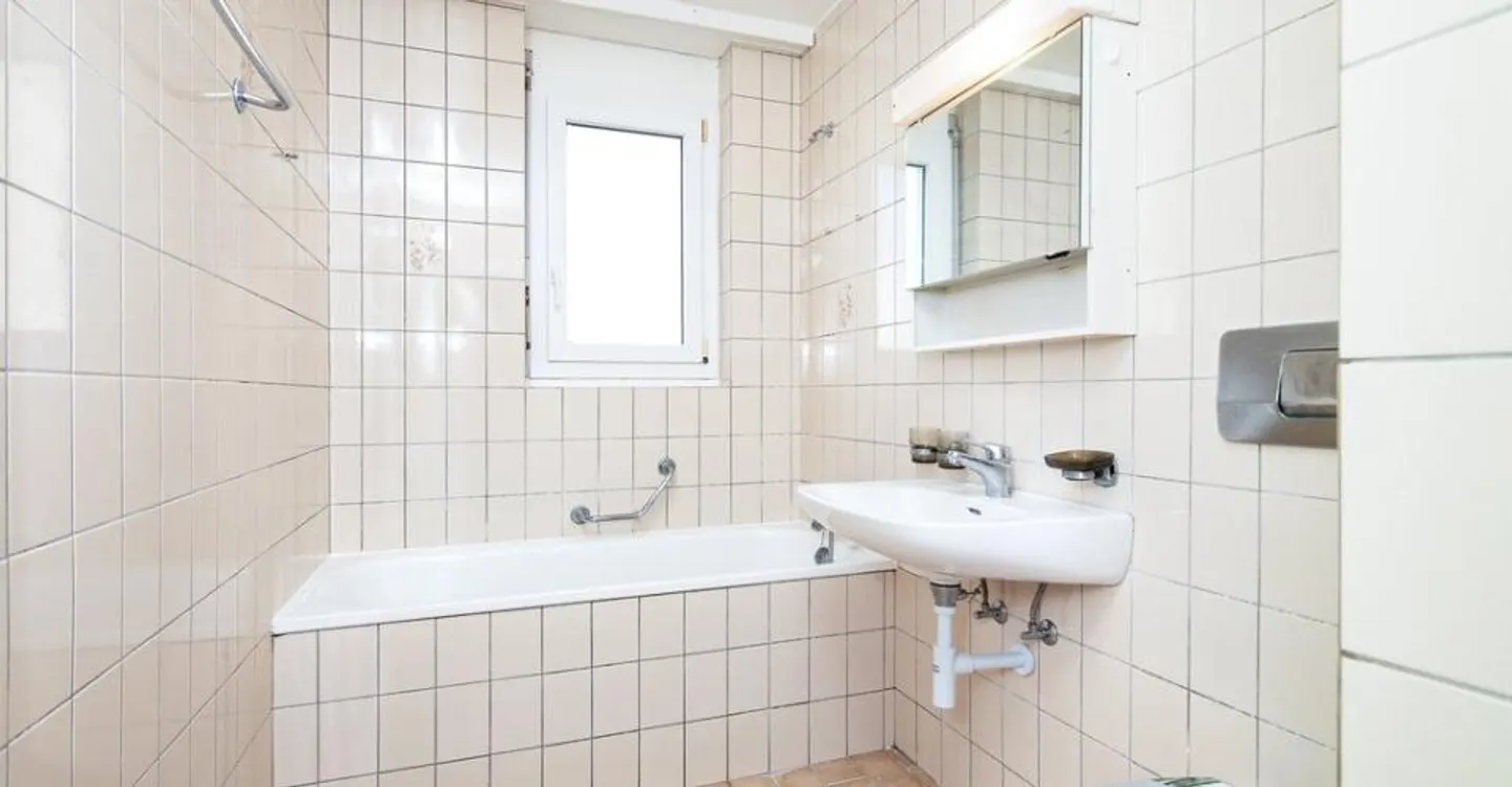 Geräumige Wohnung mit viel Platz und Licht - Foto 8 von 8