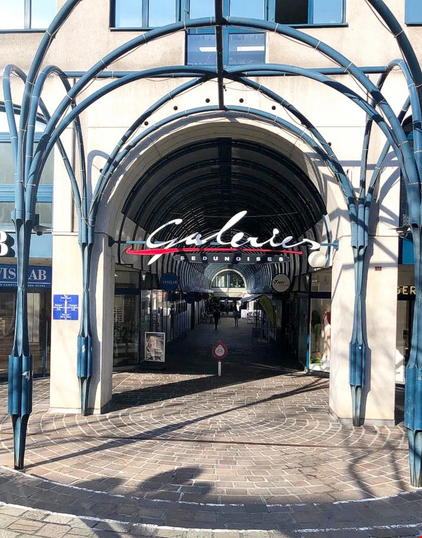 Spazio commerciale su due livelli - Gallerie Sedunoises copia - Foto 2 di 5