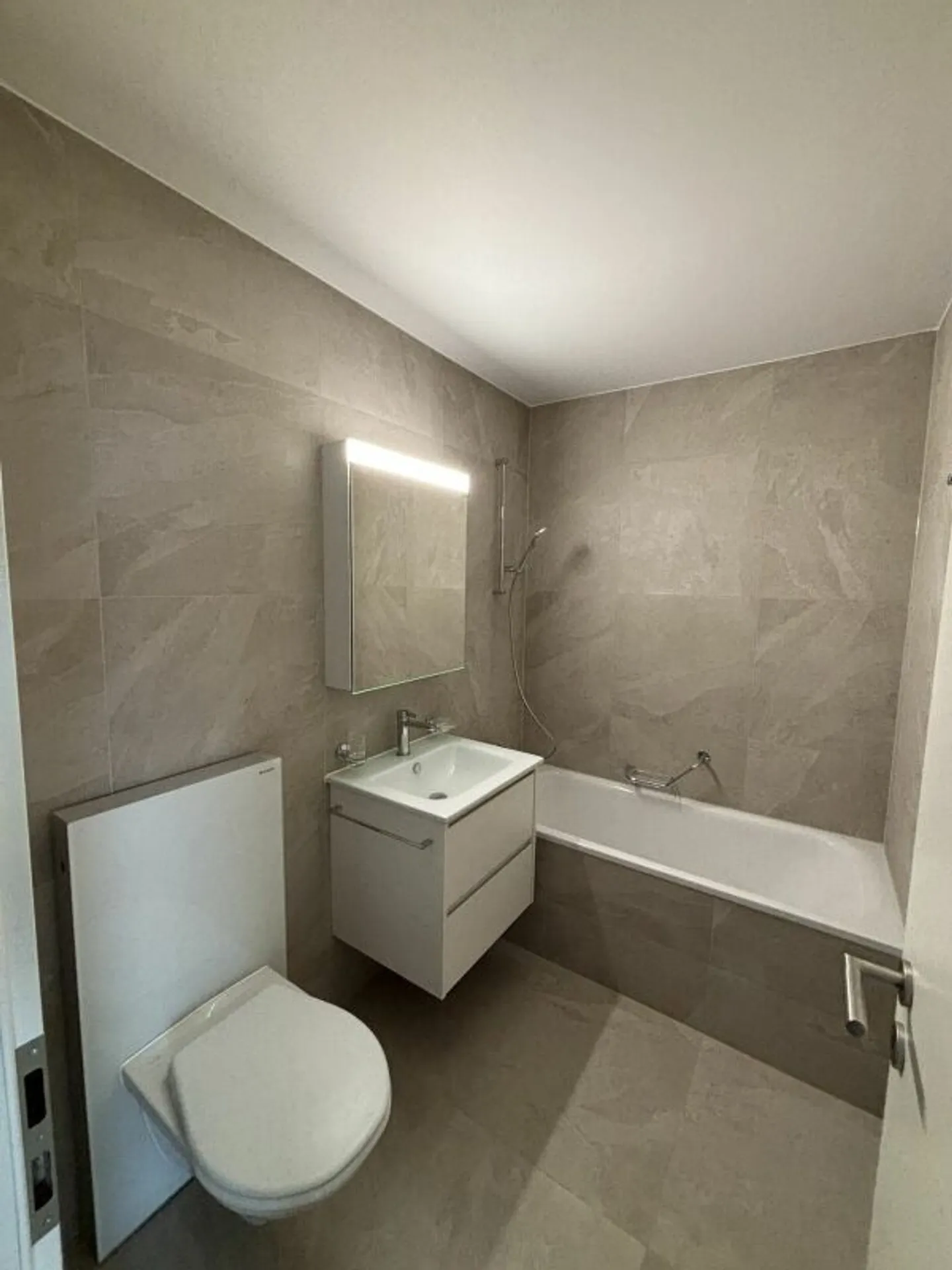 Wohnung mieten - Foto 2 von 11