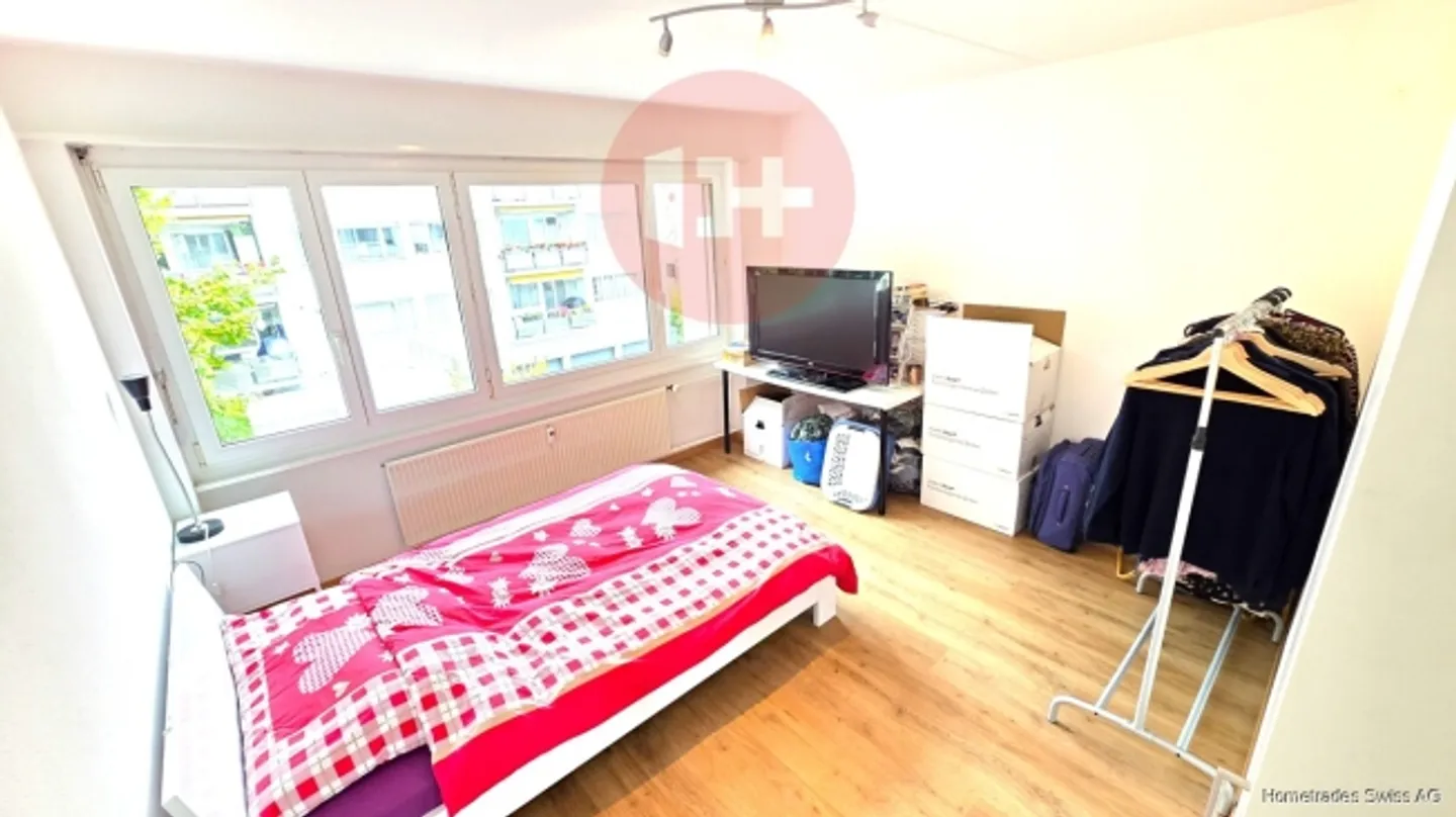 SPACIOUS, SUNNY, QUIET 4.5 ROOM APARTMENT WITH A VIEW!! - Photo 4 of 8