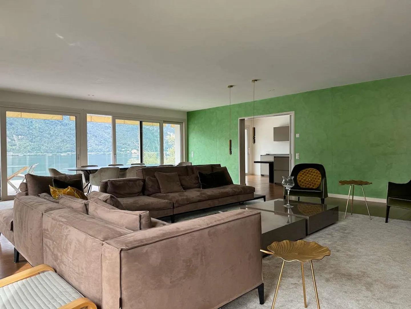 Grand penthouse face au lac avec quai privé - Photo 3 sur 12