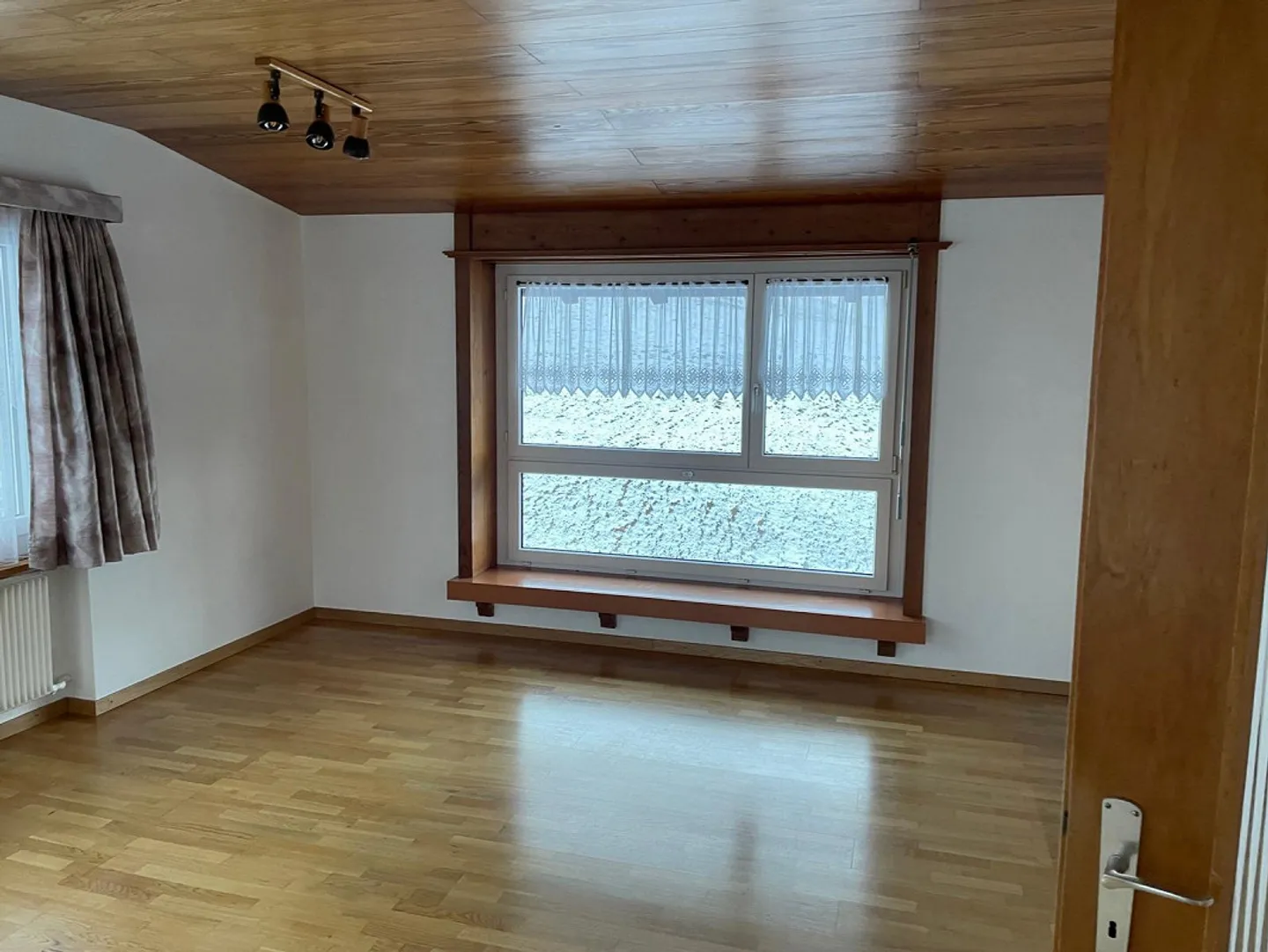 5.5 appartamento luminoso in affitto - Foto 11 di 12