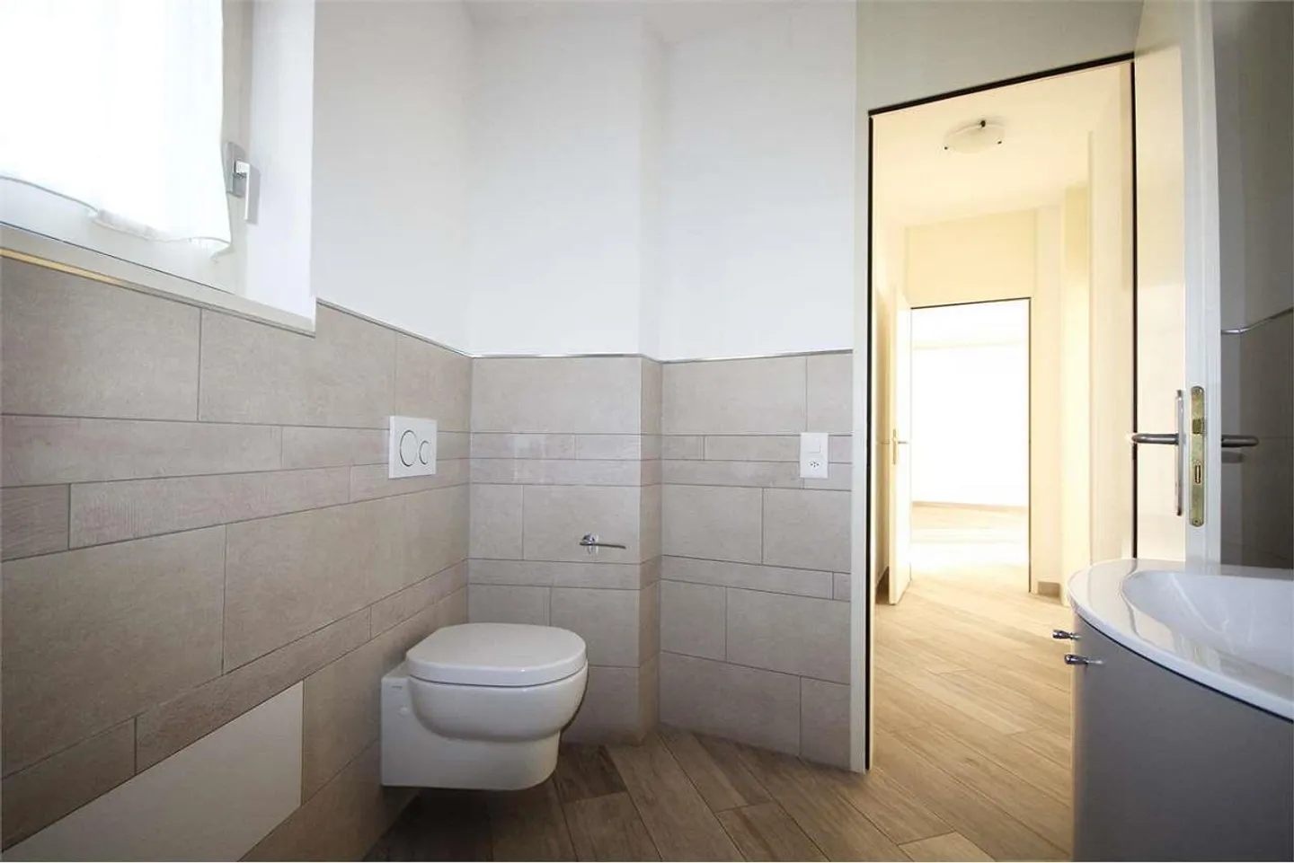 Lugano: renovated 3.5-room apartment with terrace - Photo 10 of 12