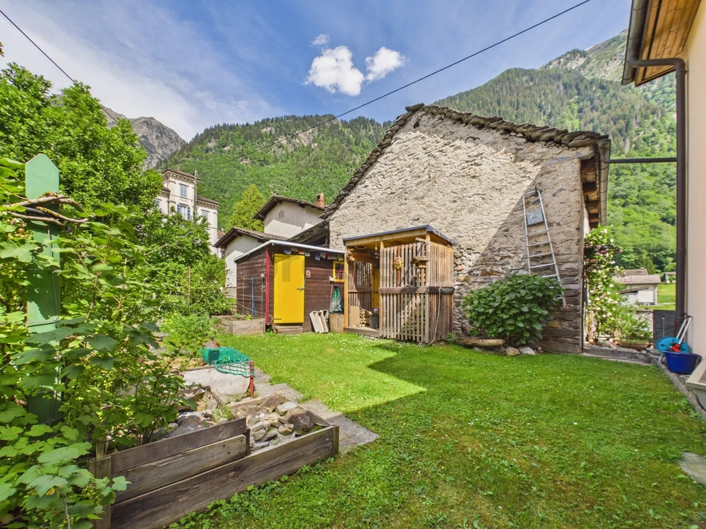 Elegante 2.5 locali row-house con balcone, Blenio - Photo 10 of 11