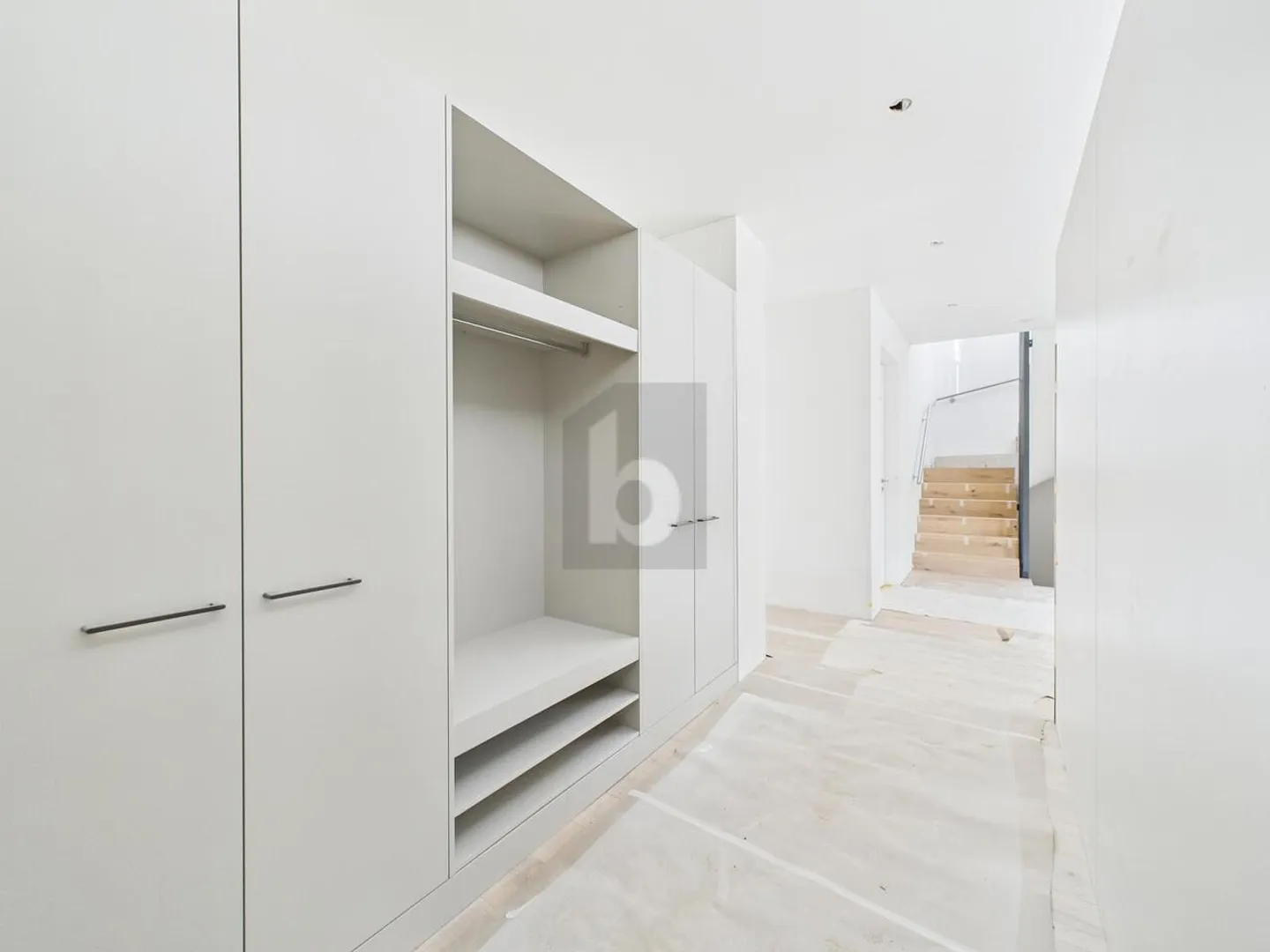 Charming Semi-Detached House - Photo 4 of 6