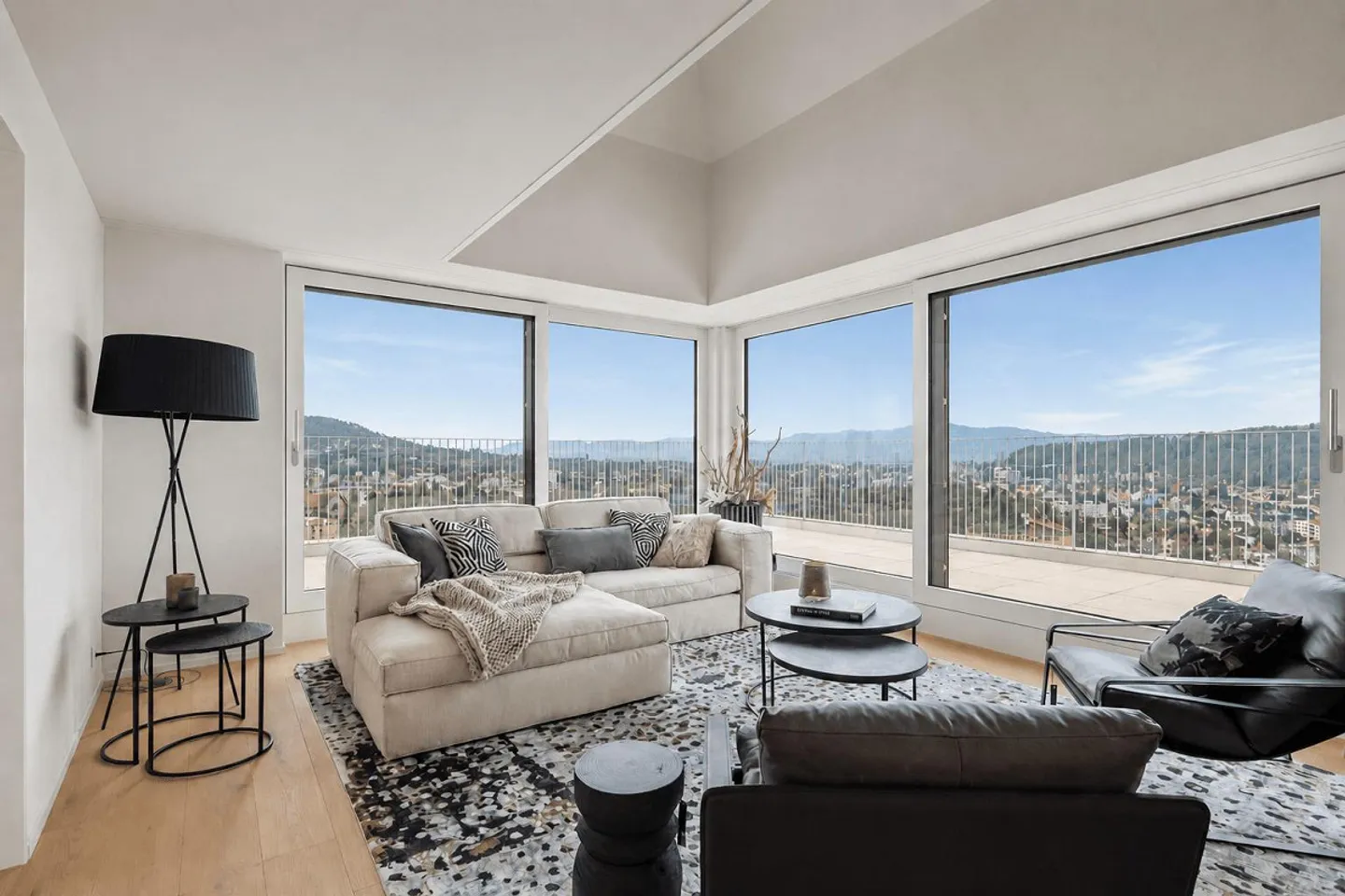 Oasi Penthouse Urbana con Servizi Alberghieri - Stile di Vita al Massimo Livello - Foto 1 di 11