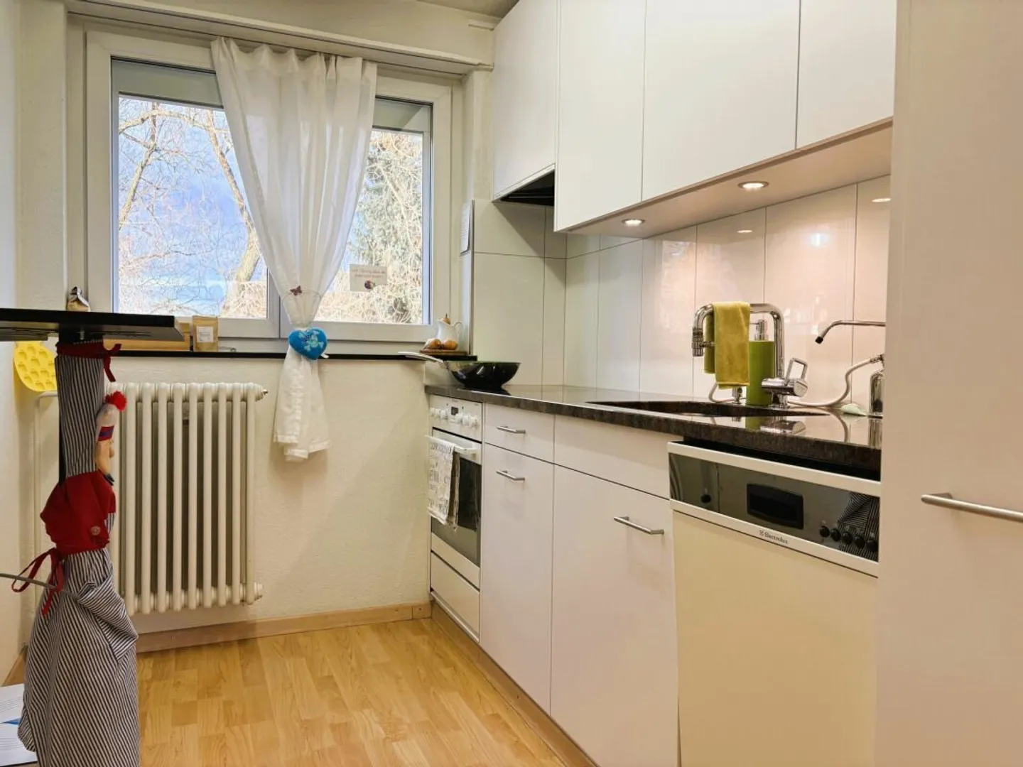 Well-maintained 4-room attic apartment - Photo 2 of 10