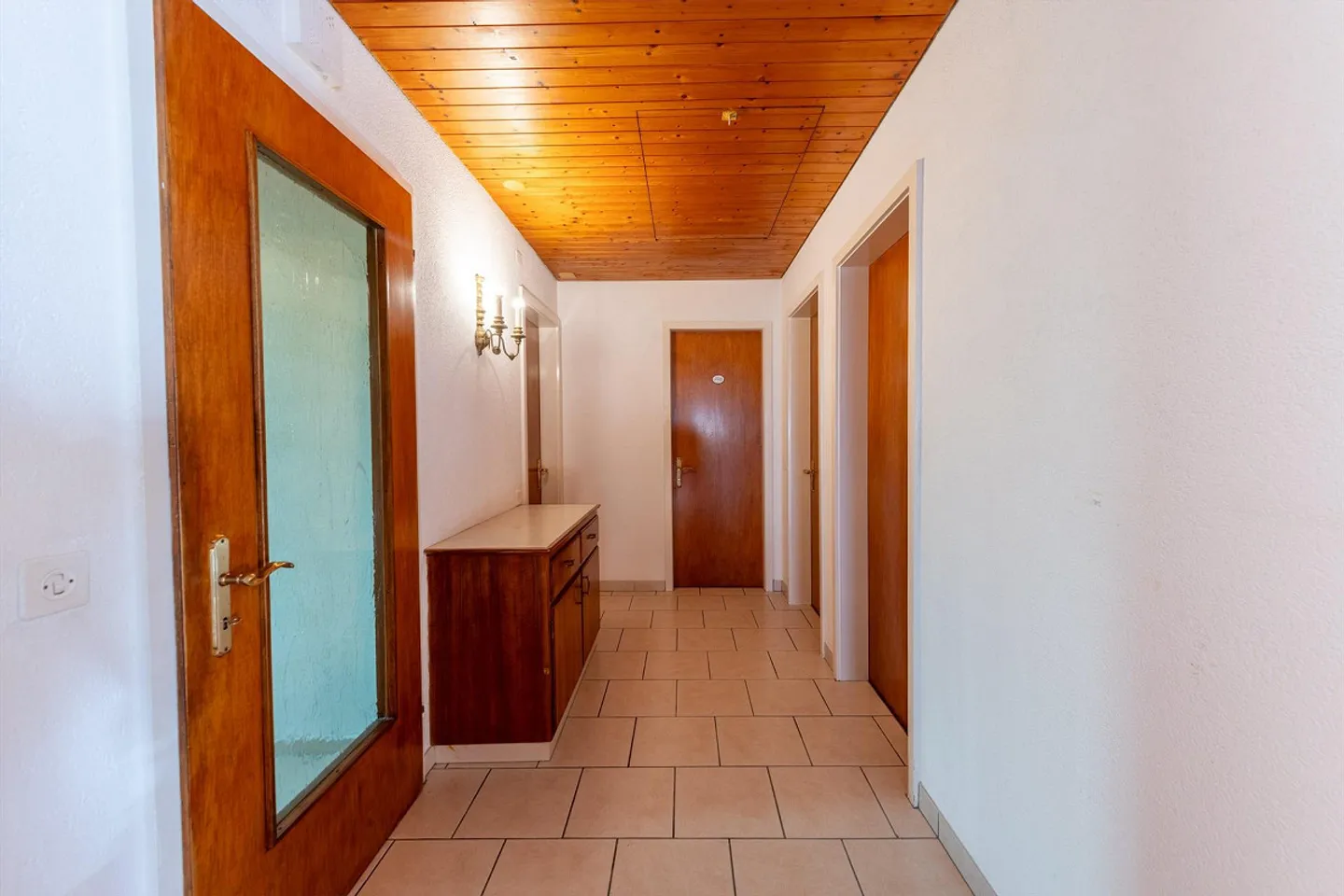 A Home to Enjoy - 5-Room Single-Family House with Conservatory - Photo 12 of 13