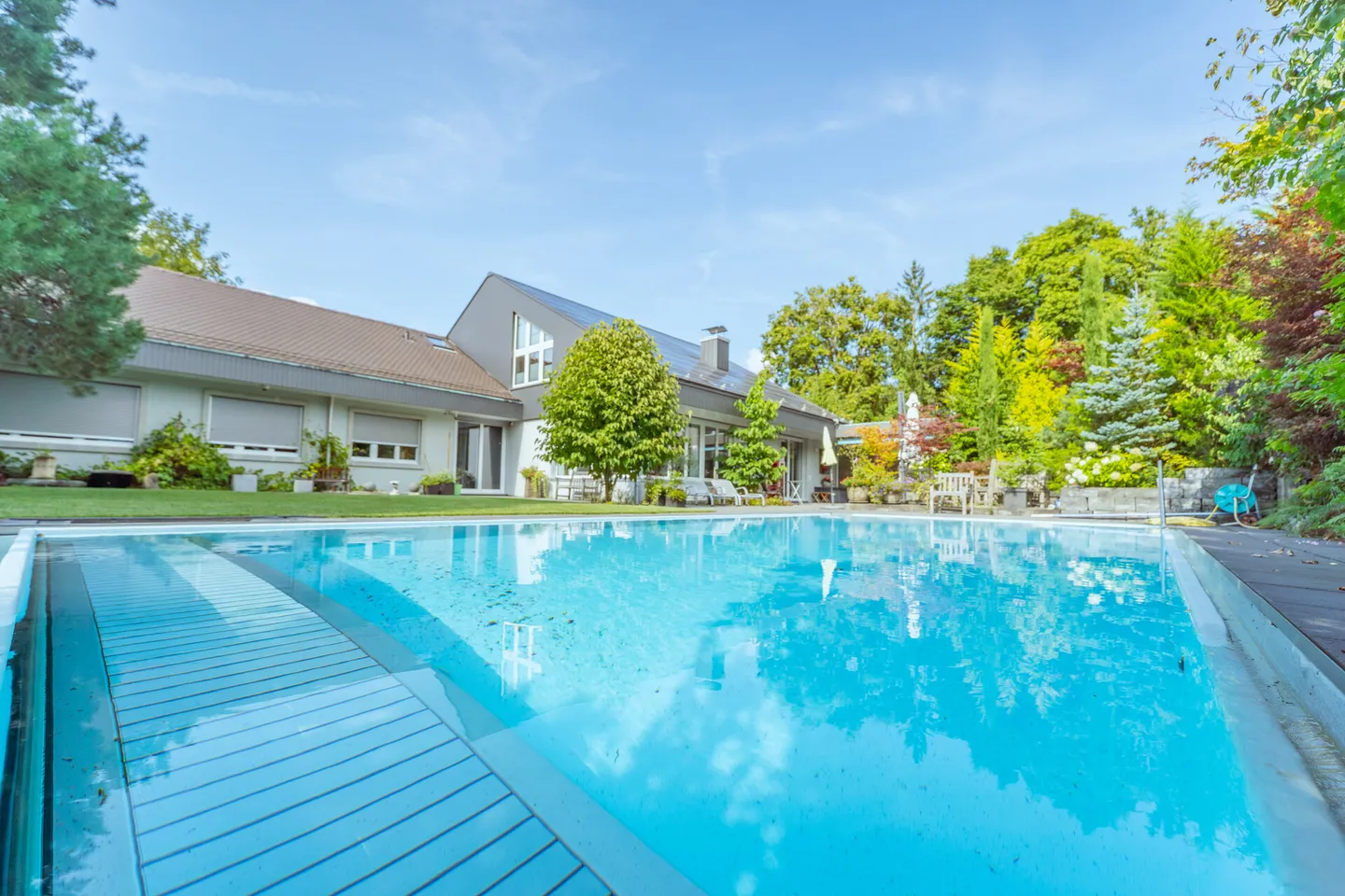 Beautiful and spacious villa - Photo 1 of 20