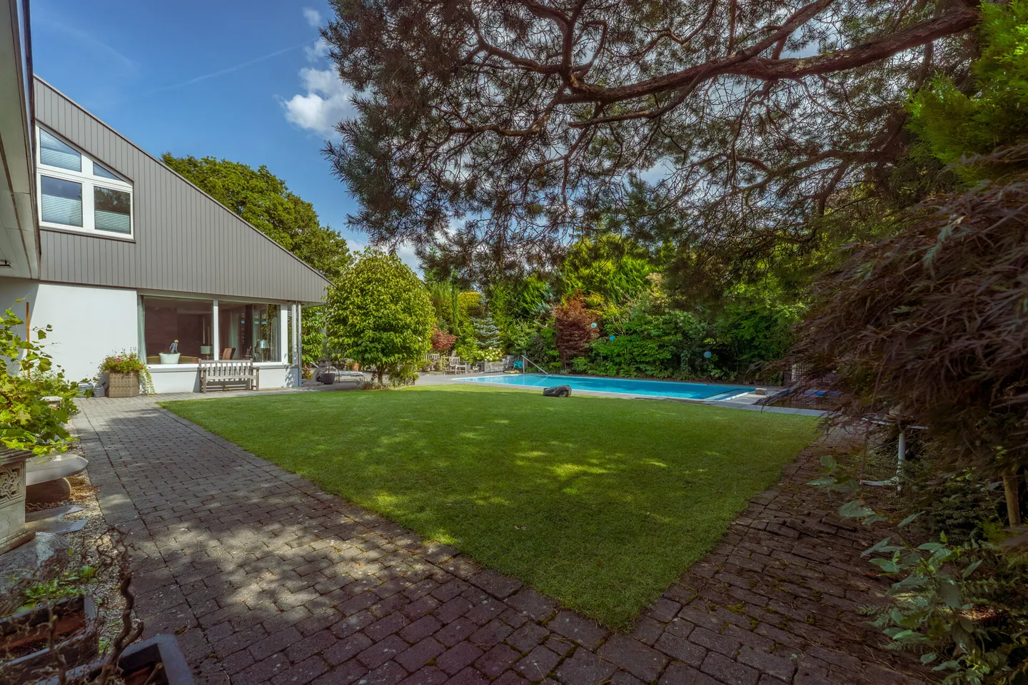 Beautiful and spacious villa - Photo 4 of 20