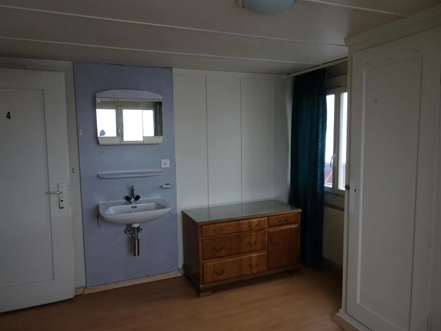 Zimmer mit eigenem Kühlschrank, TV und WLAN - Foto 3 von 4