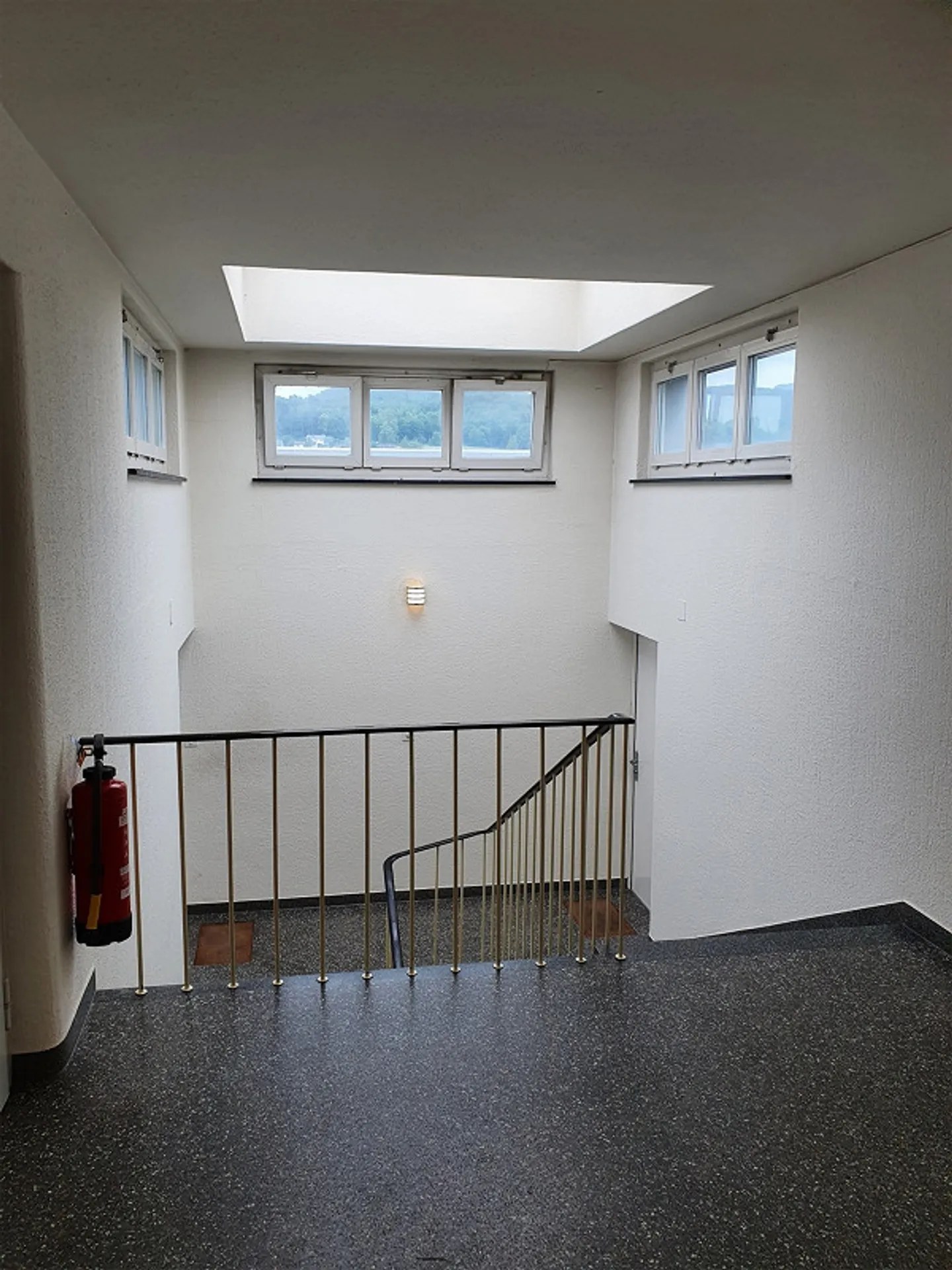 Bellissimo appartamento ristrutturato di 4,5 stanze, 7° piano, balcone, con vista panoramica! - Foto 14 di 16