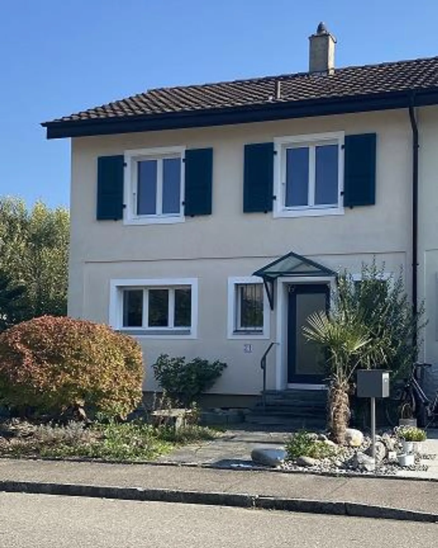 Bella casa a schiera d'angolo - Foto 1 di 17