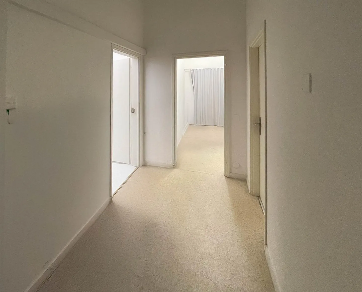 Geräumige 4,5-Zimmer-Wohnung in Lugano - Foto 6 von 11
