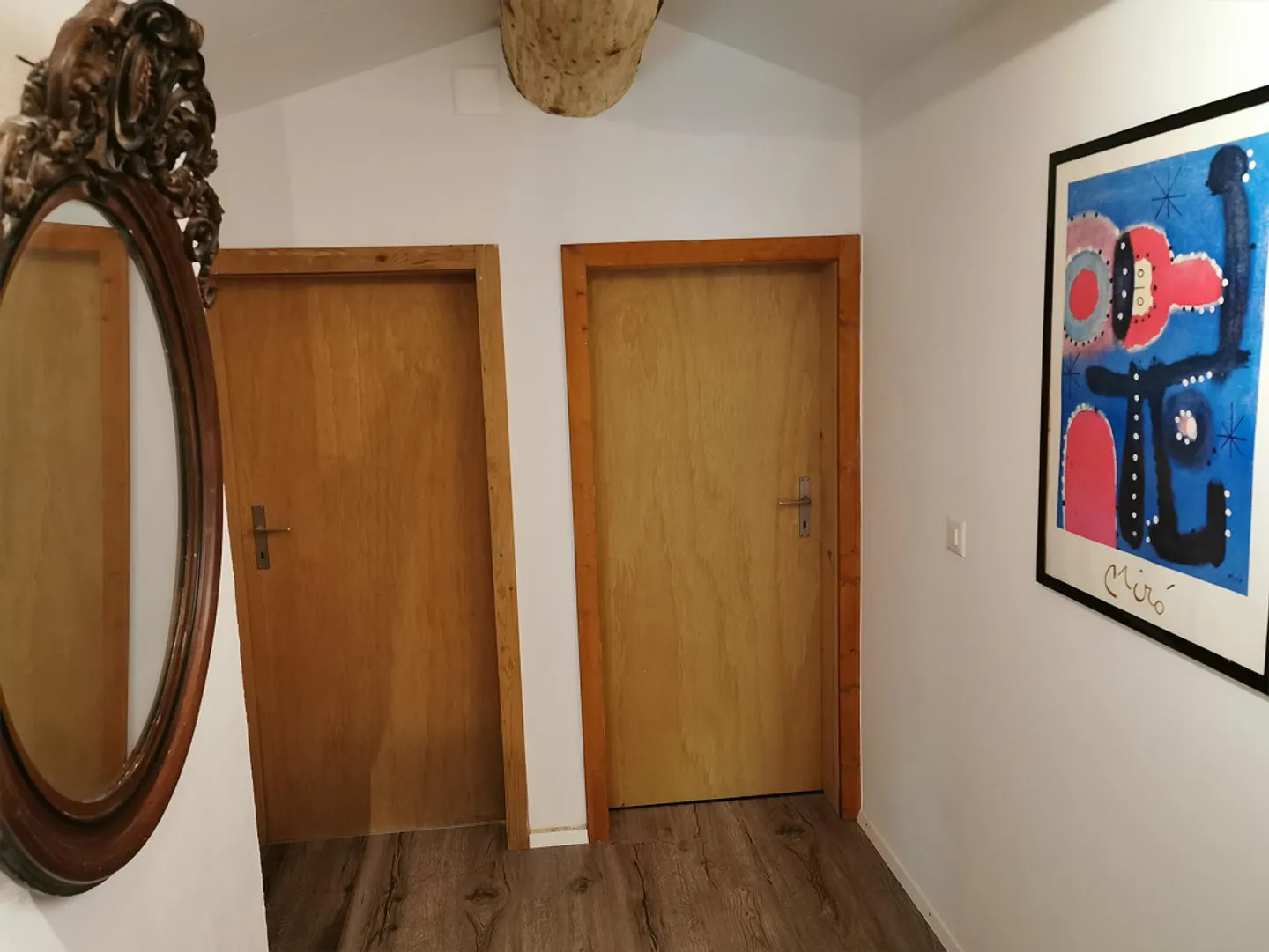 Camera mansardata soleggiata con nuovo bagno condiviso con doccia a Poschiavo - Foto 5 di 6