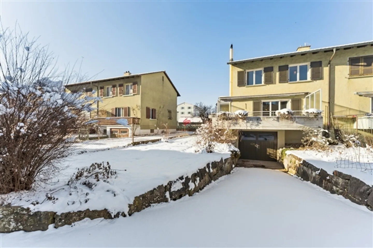 Charming Duplex with Balcony - Photo 2 of 11