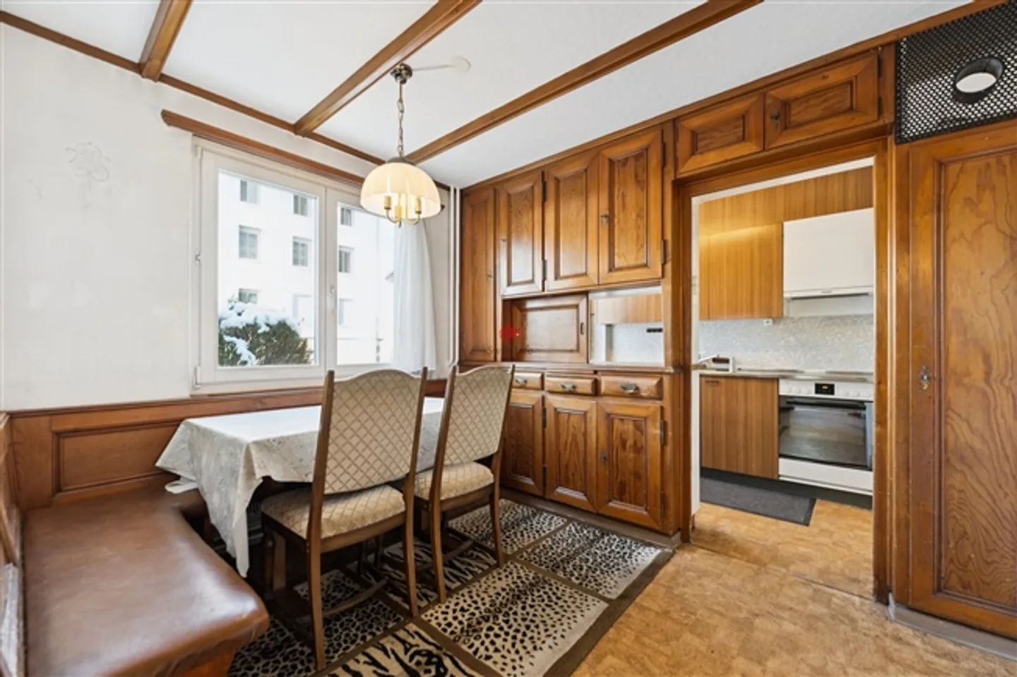 Charming Duplex with Balcony - Photo 4 of 11