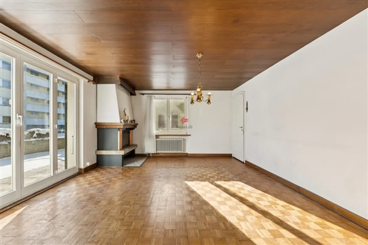 Charming Duplex with Balcony - Photo 6 of 11