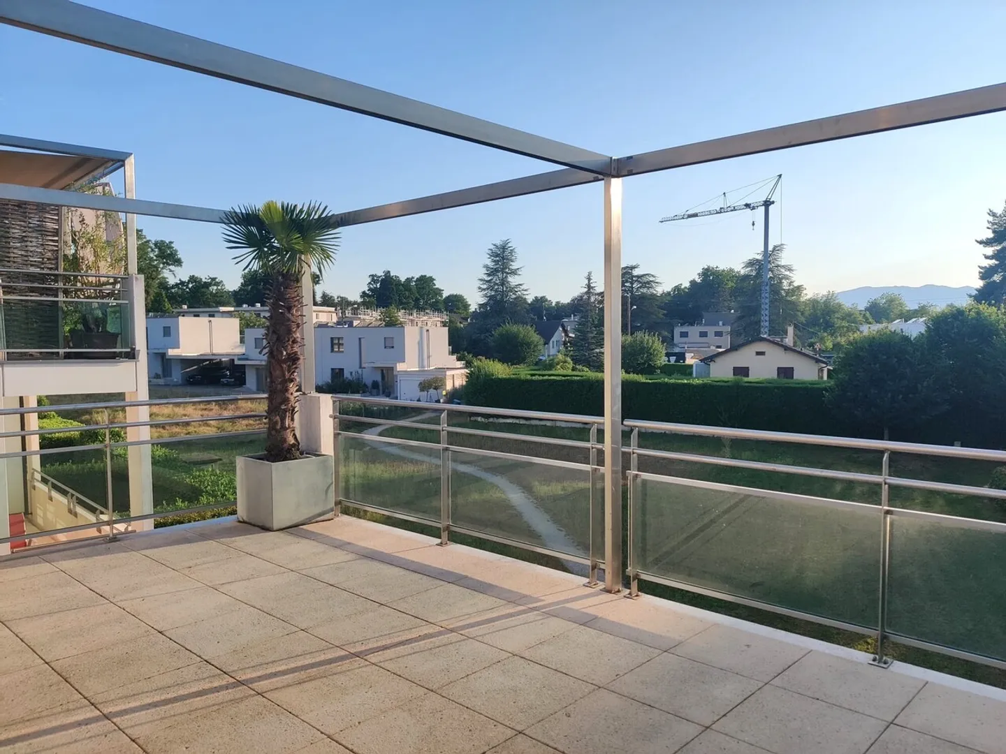 Magnificent apartment on the top floor with large terrace - Photo 4 of 5