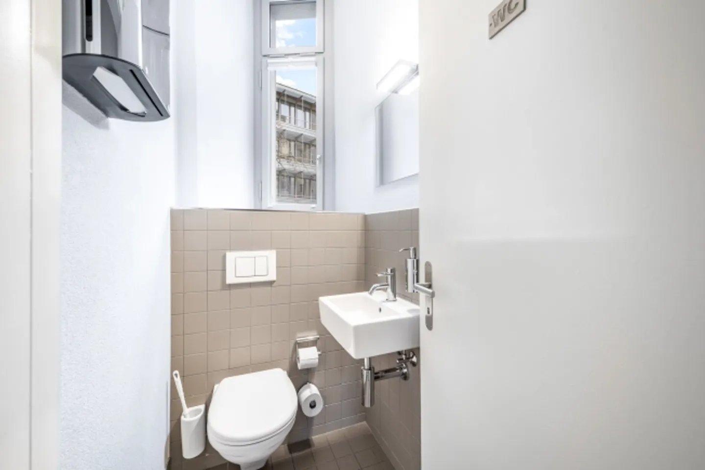 Magasin à louer - Photo 10 sur 12