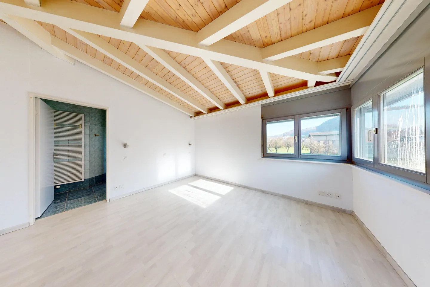 Maison moderne avec terrasse - Photo 1 sur 10