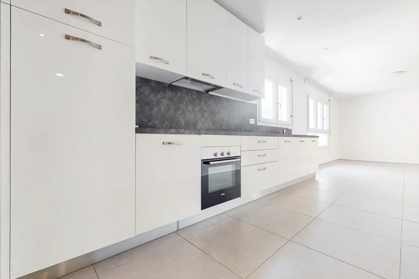 Apartment for rent - Photo 2 of 10