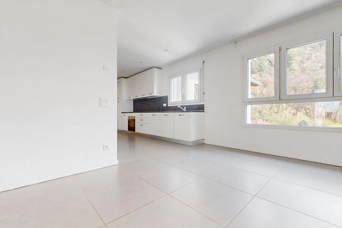 Apartment for rent - Photo 3 of 10