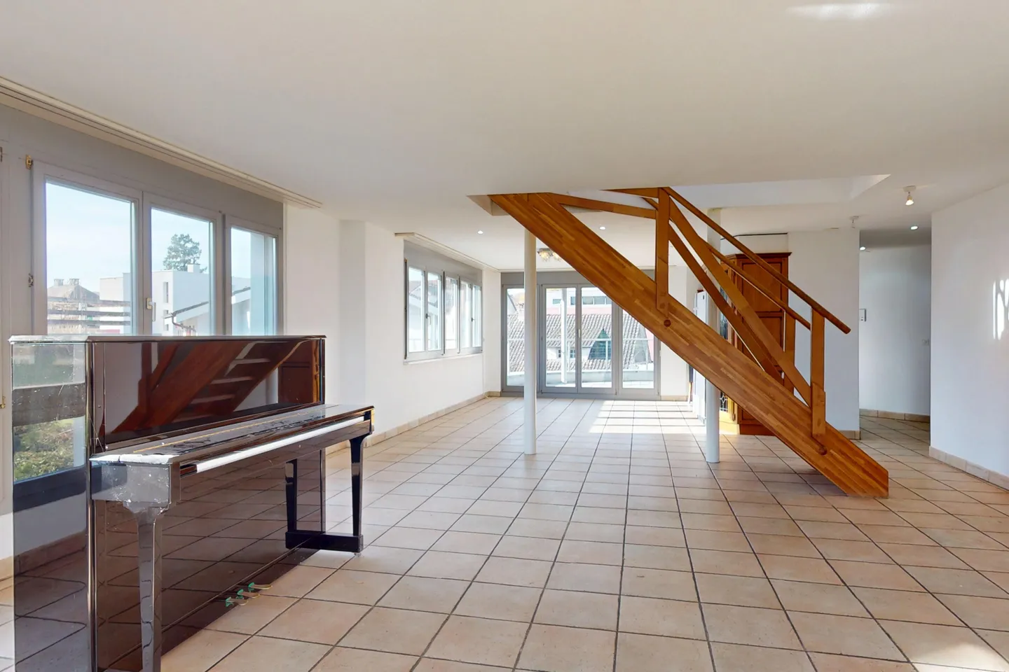 Maison moderne avec terrasse - Photo 4 sur 10
