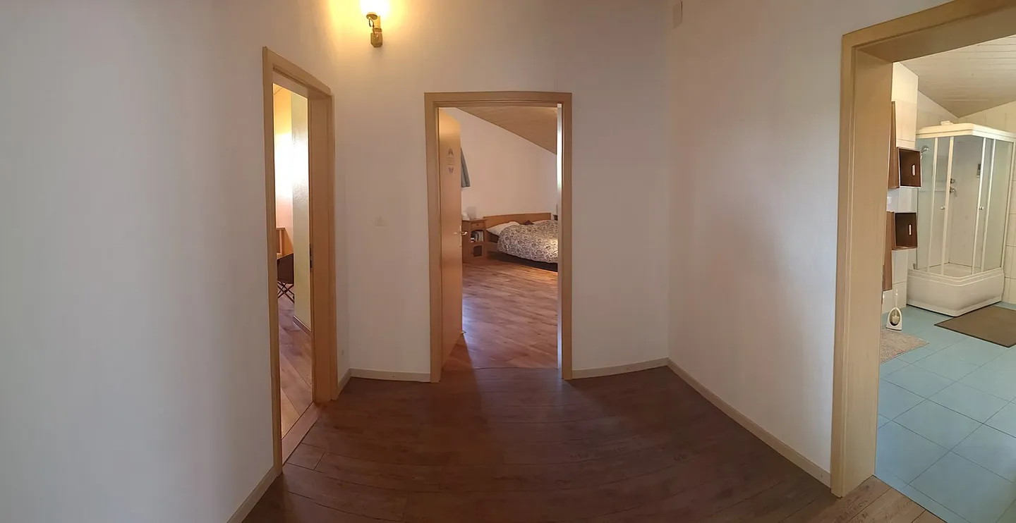 Großes Familienhaus mit 8,5 Zimmern in Lajoux, Möglichkeit zur Vermietung von Gästezimmern - Foto 33 von 63