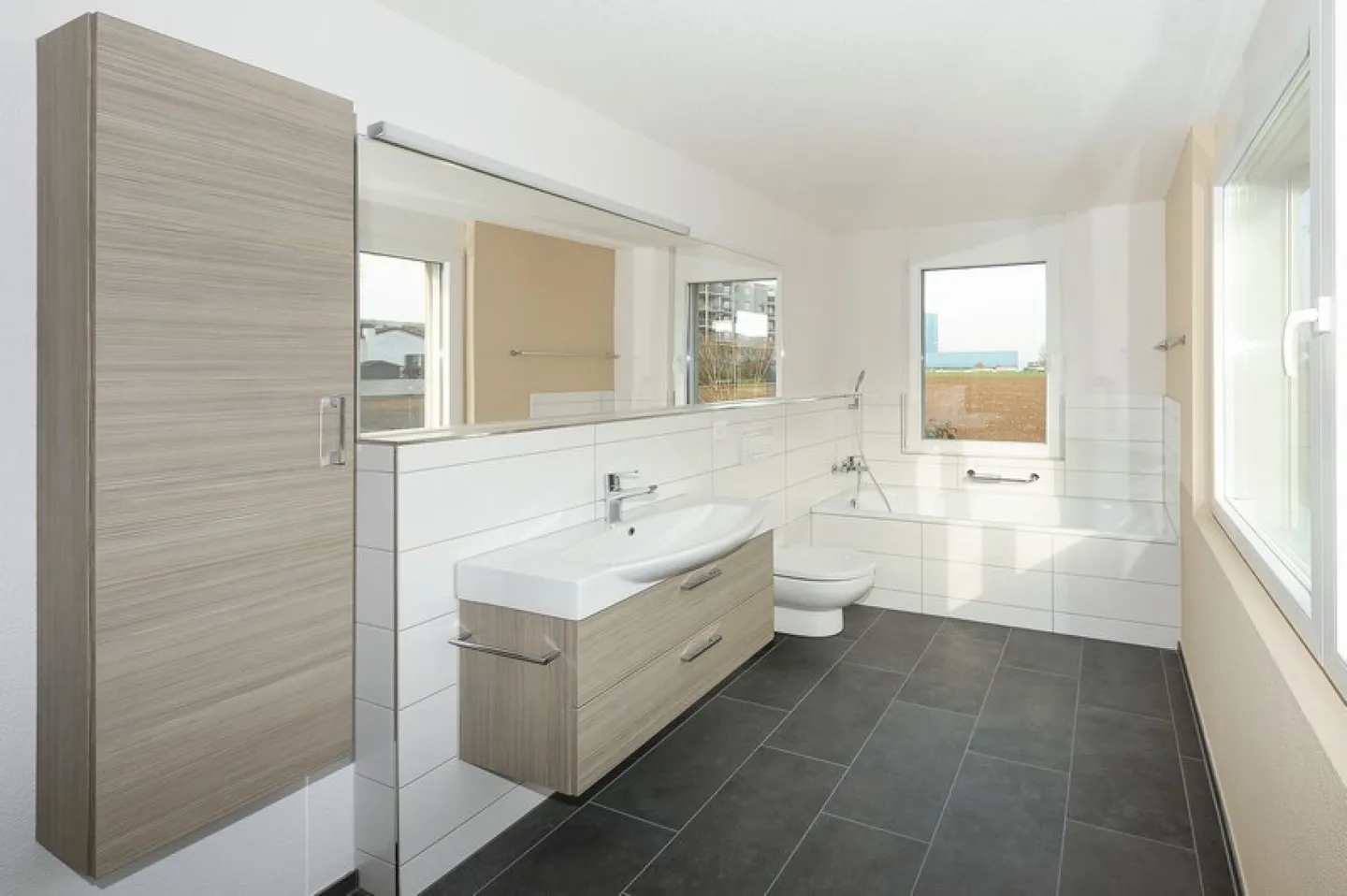 Top modern 3 1/2-room apartment on the ground floor - Photo 5 of 12