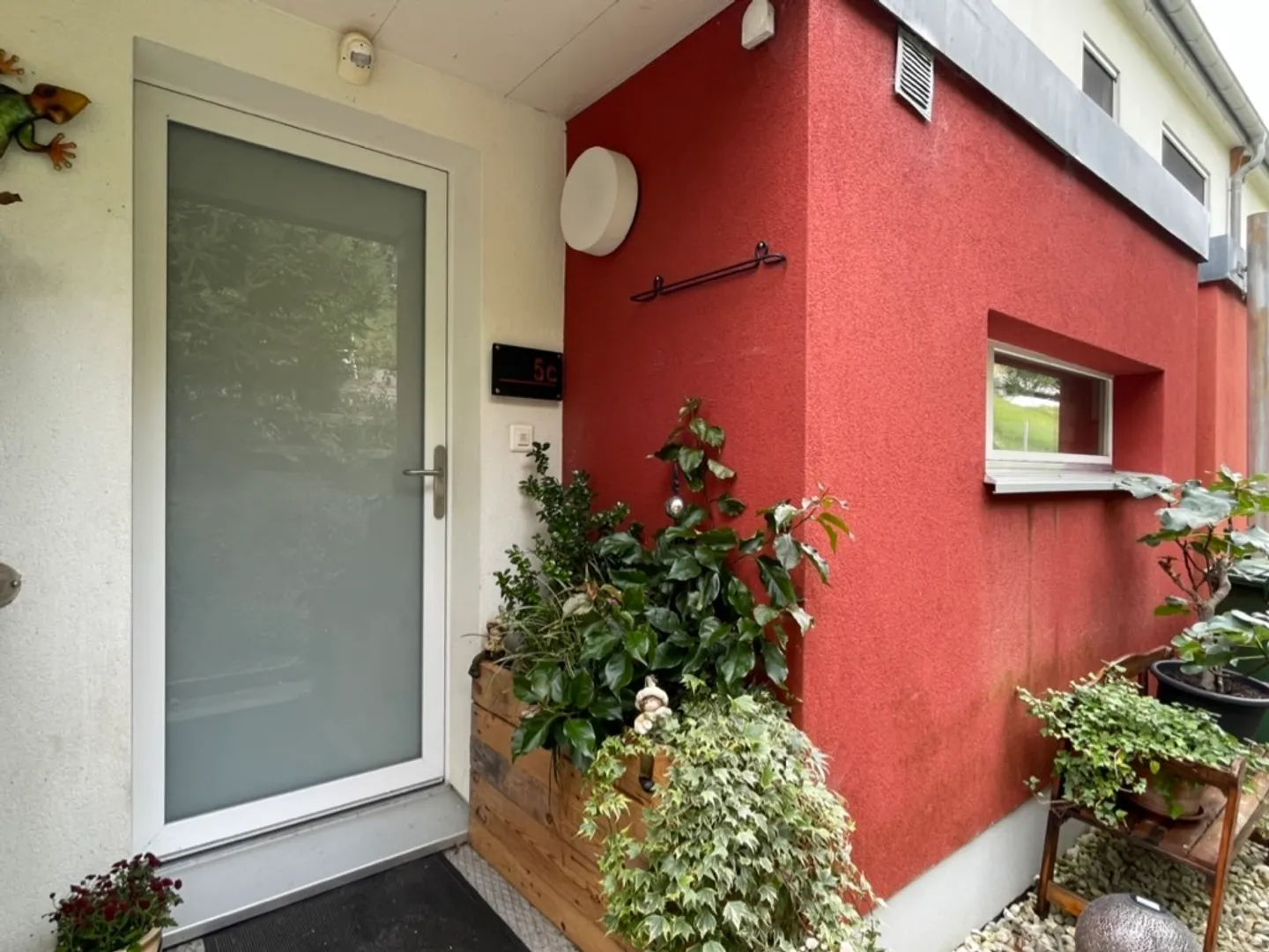 Maison contiguë 4.5 pièces - Photo 3 sur 13