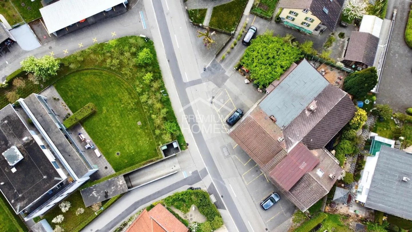 Entièrement loué. Beaucoup de potentiel de construction. À l'épreuve du temps. - Investissez maintenant. - Photo 3 sur 11
