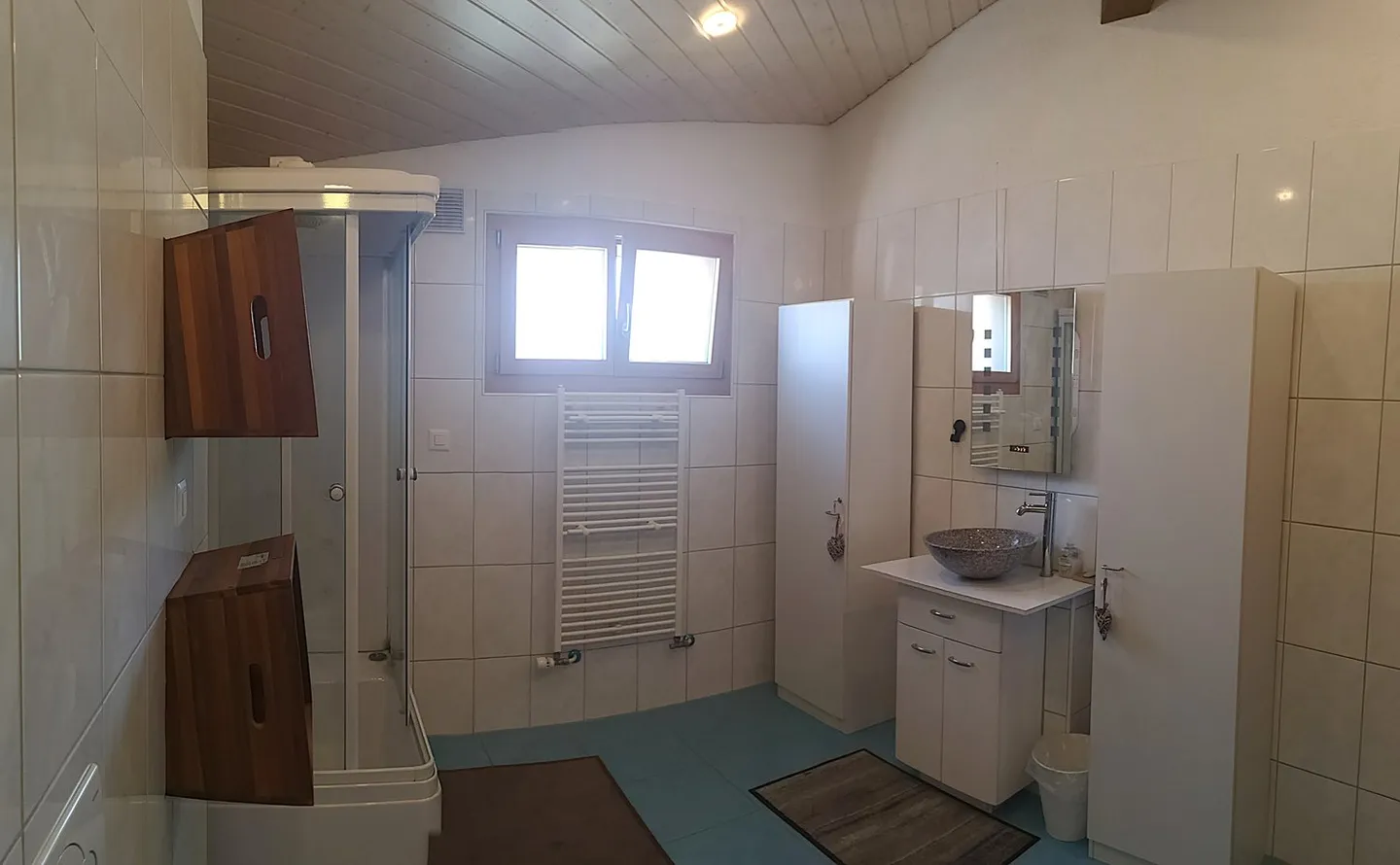 Großes Familienhaus mit 8,5 Zimmern in Lajoux, Möglichkeit zur Vermietung von Gästezimmern - Foto 44 von 63