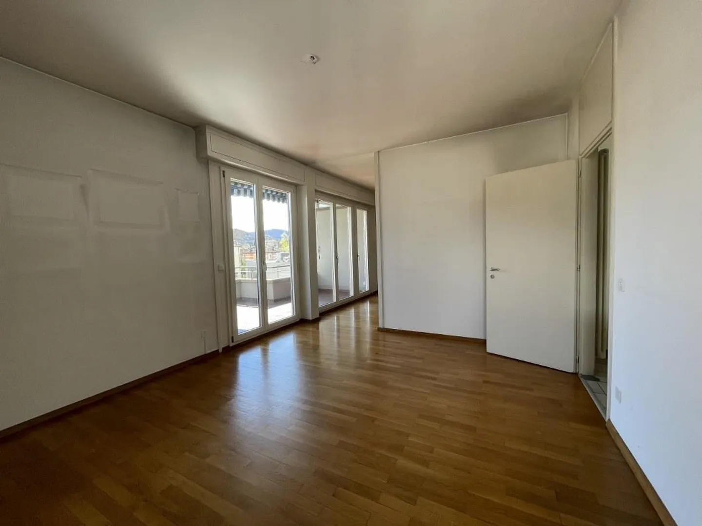 5.5-ROOM APARTMENT ON THE TOP FLOOR WITH A LARGE TERRACE, IN FAS... - Photo 6 of 13