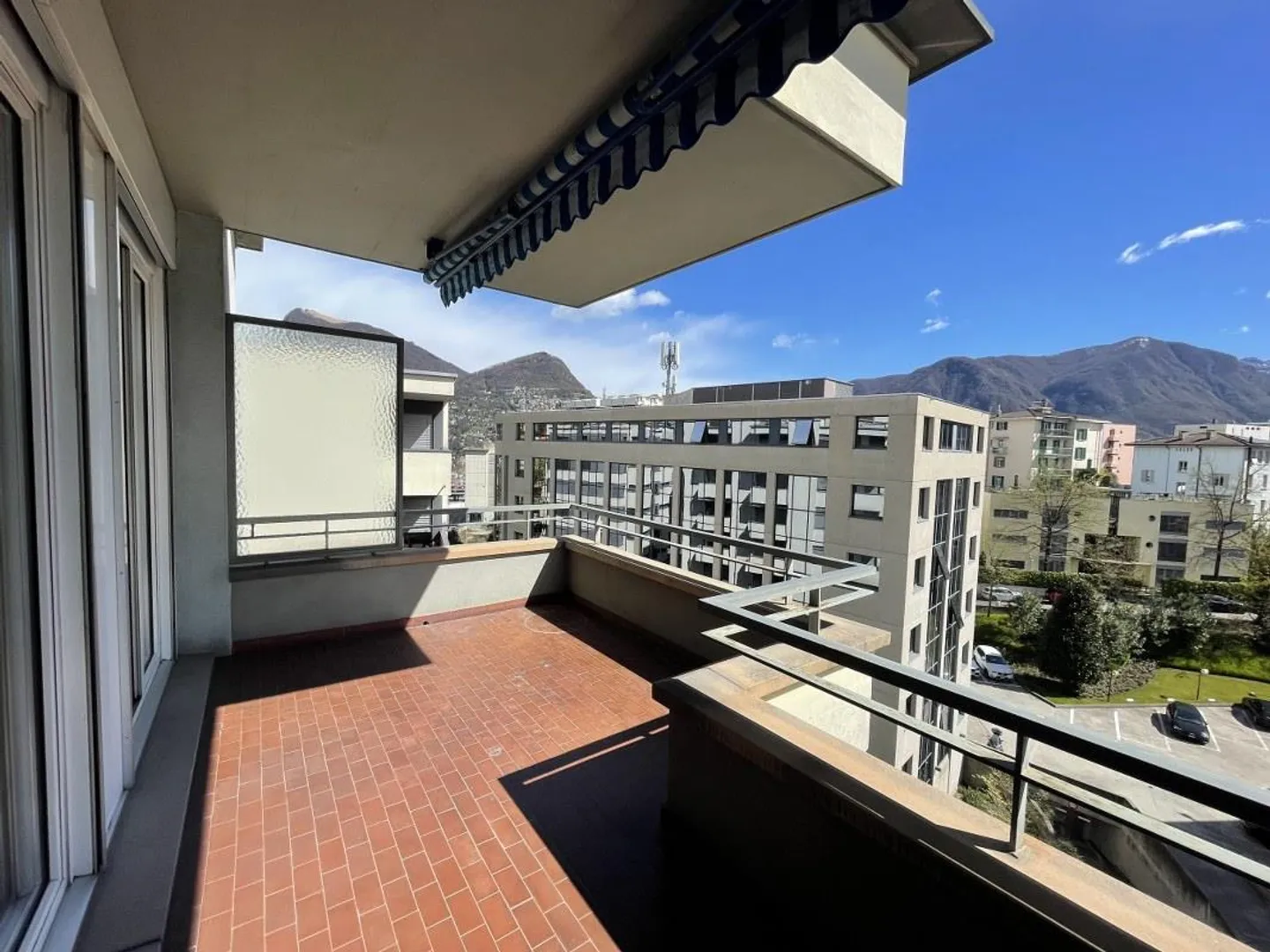 5.5-ROOM APARTMENT ON THE TOP FLOOR WITH A LARGE TERRACE, IN FAS... - Photo 8 of 13