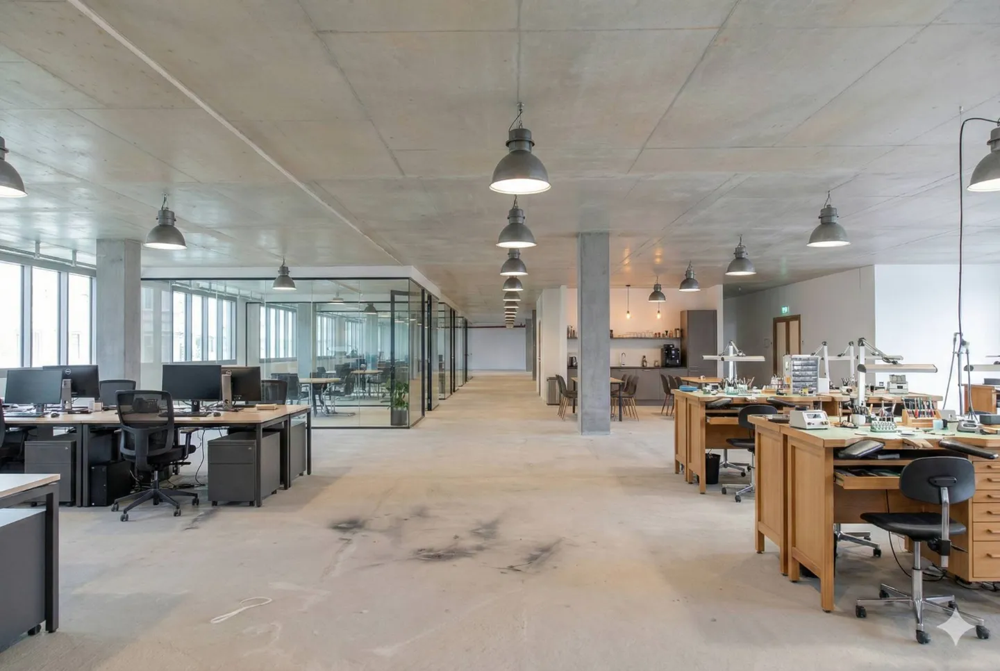 900m2 New Office/Workshop Space in Meyrin - FTI - Photo 1 of 13