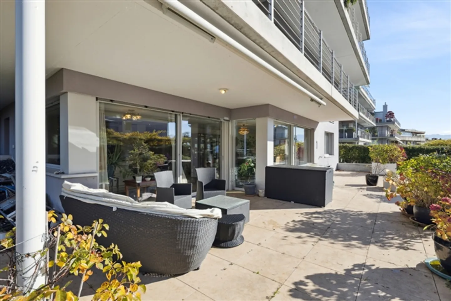Appartement au rez-de-chaussée avec finition haut de gamme, grande terrasse et jardin - Photo 1 sur 10