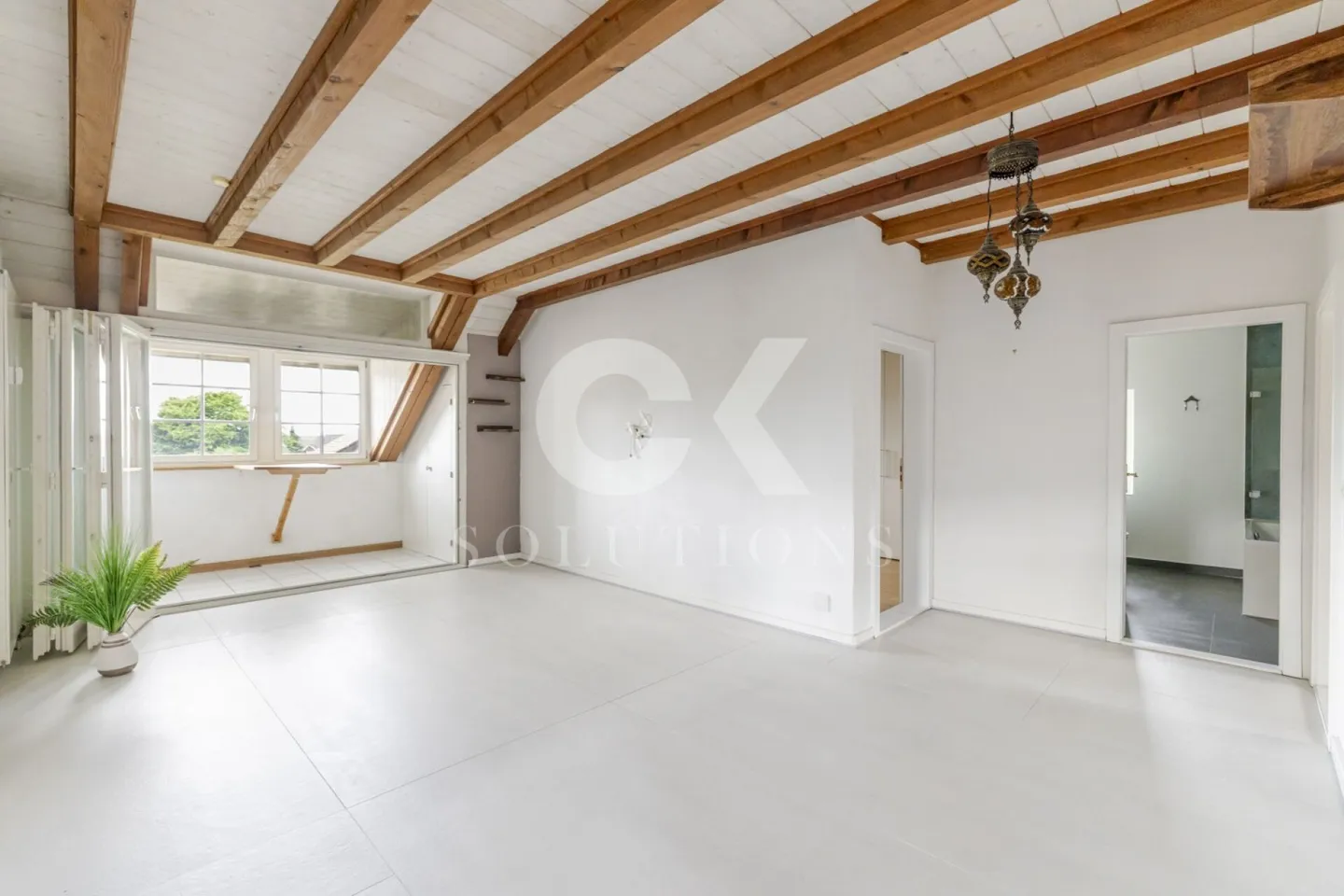 Incantevole appartamento maisonette di 4,5 stanze con galleria: Spazio abitativo aperto, idilliaco e centrale - Foto 4 di 12