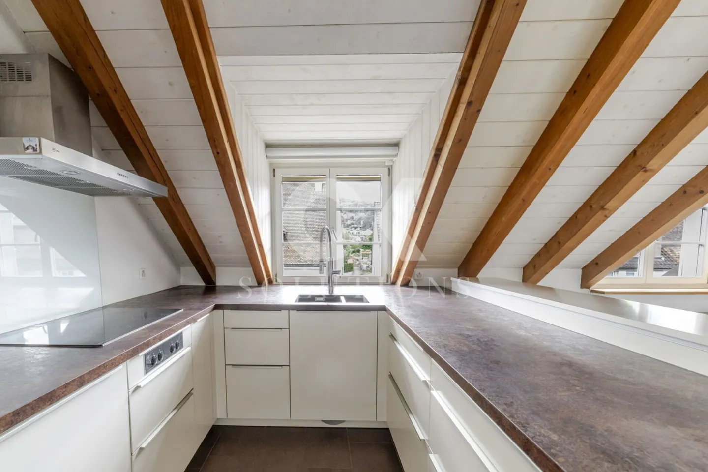 Incantevole appartamento maisonette di 4,5 stanze con galleria: Spazio abitativo aperto, idilliaco e centrale - Foto 6 di 12