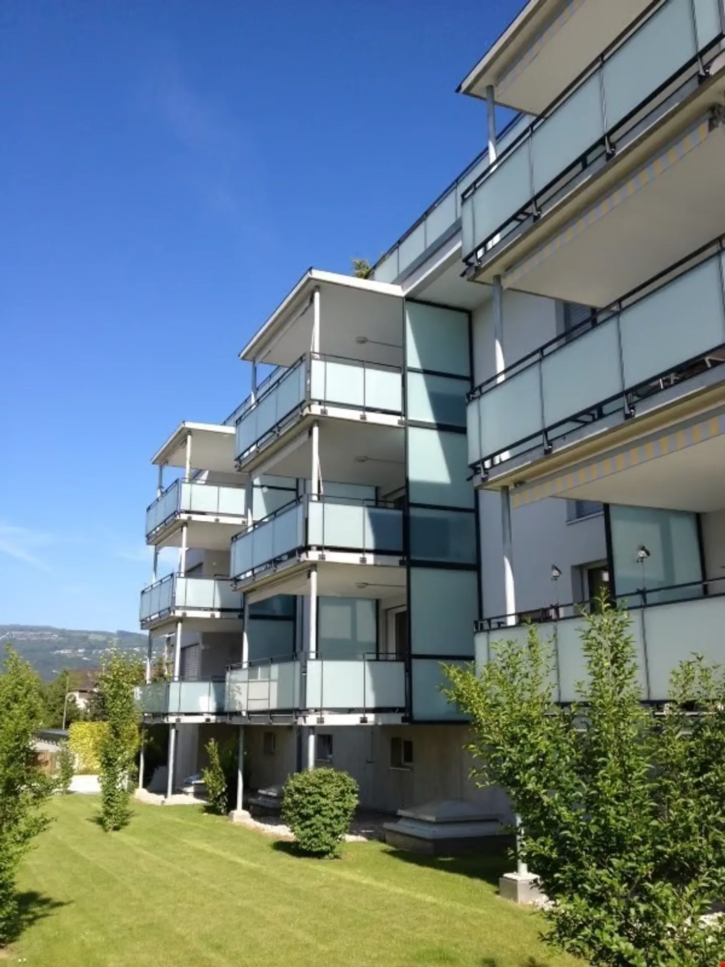 Appartement moderne de 3,5 pièces avec balcon - Photo 1 sur 10