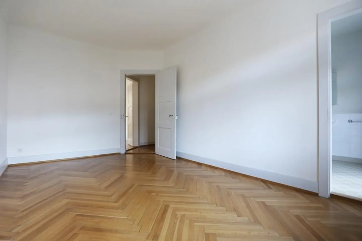 Appartamento attraente con 4 camere in un edificio storico ristrutturato direttamente al Voltap... - Foto 2 di 6