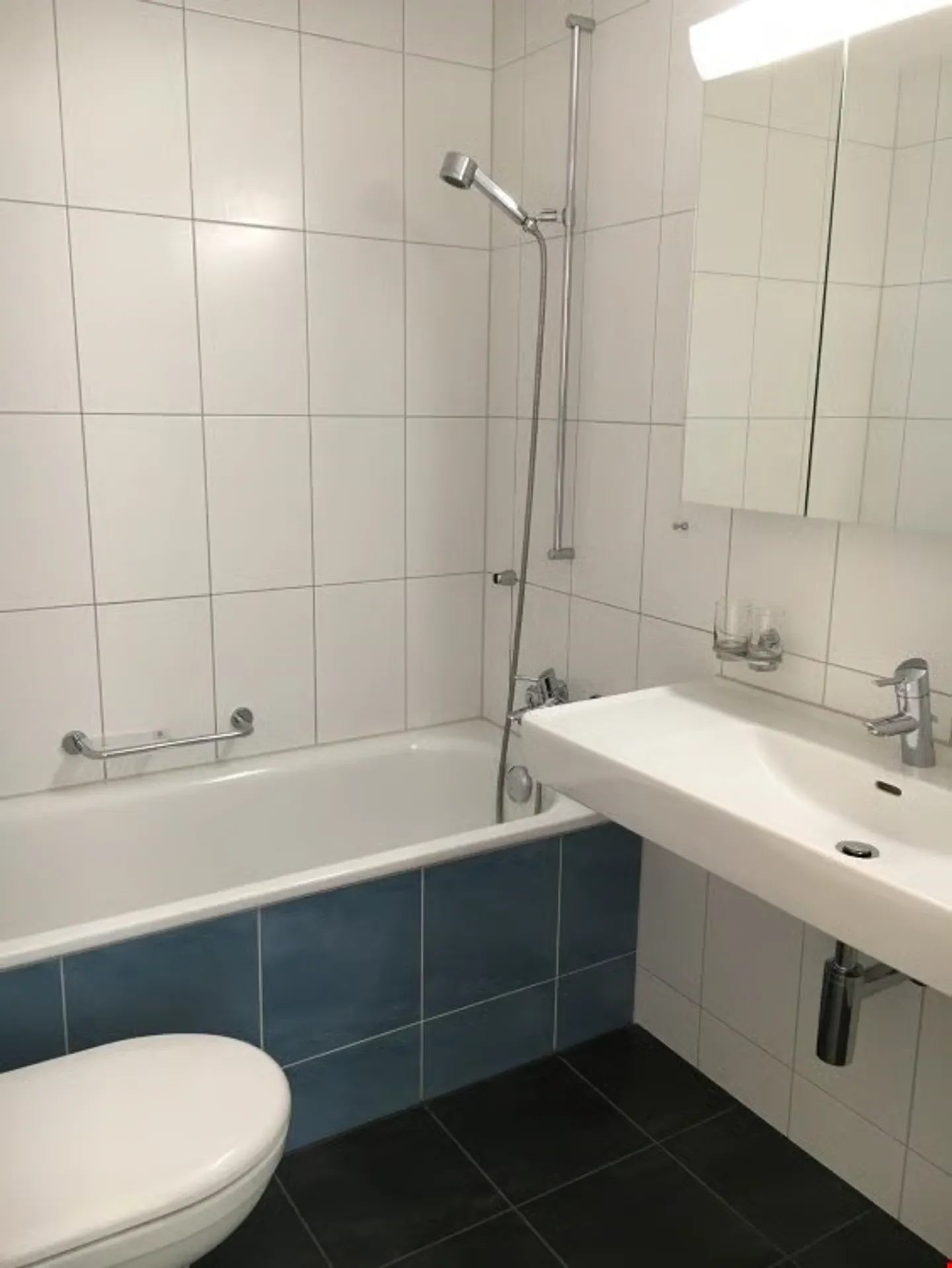 Appartement moderne de 3,5 pièces avec balcon - Photo 9 sur 10