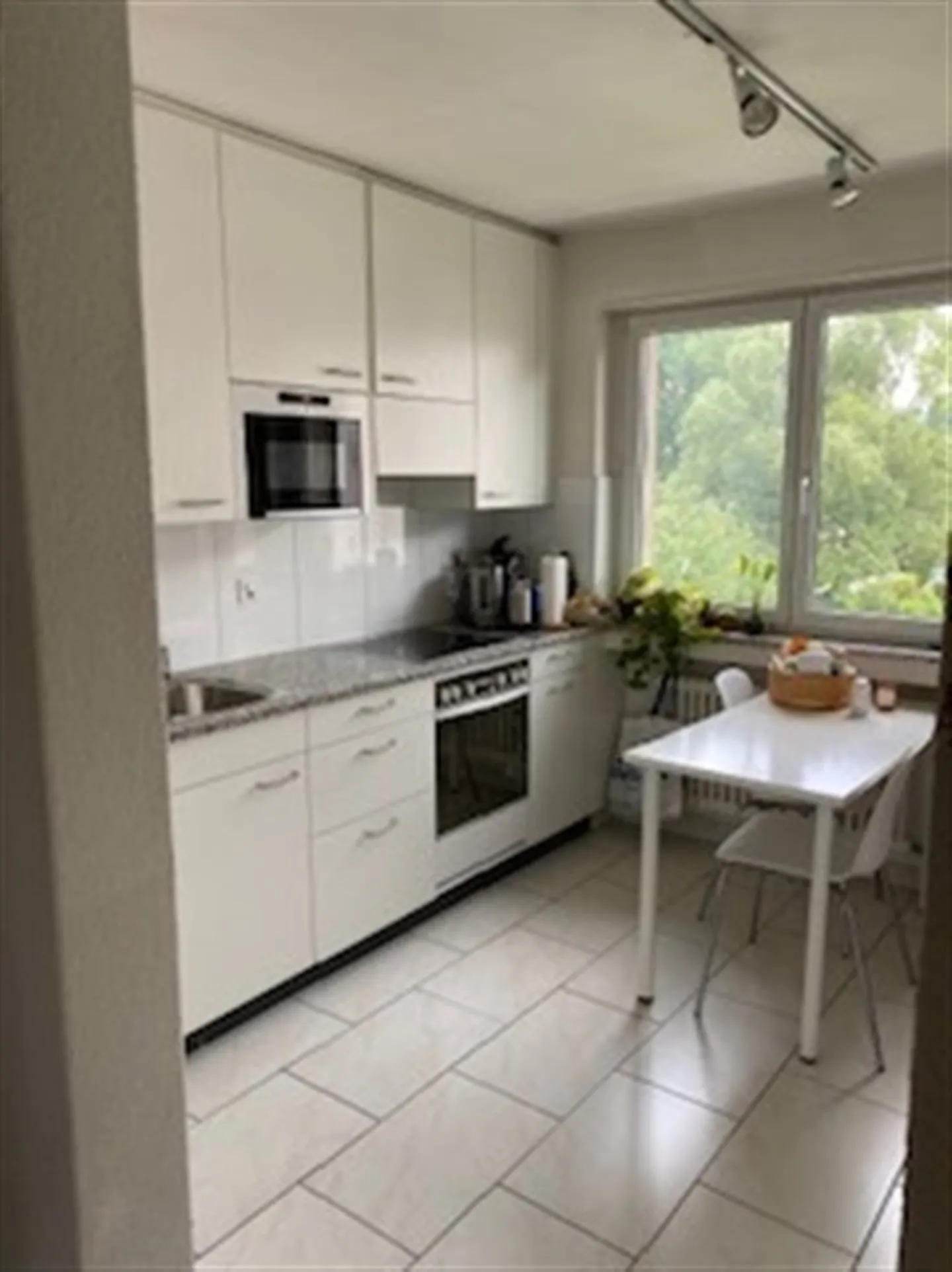 3-room apartment in Zurich - District 3, furnished, temporary - Photo 2 of 6