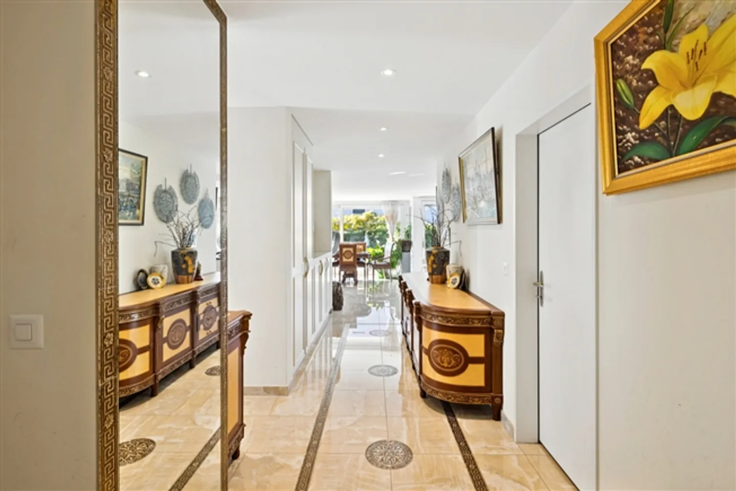 Appartement au rez-de-chaussée avec finition haut de gamme, grande terrasse et jardin - Photo 2 sur 10