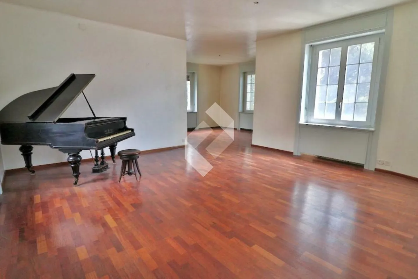 Manor House with 2 Apartments + Attic - Rare Opportunity - Photo 4 of 13