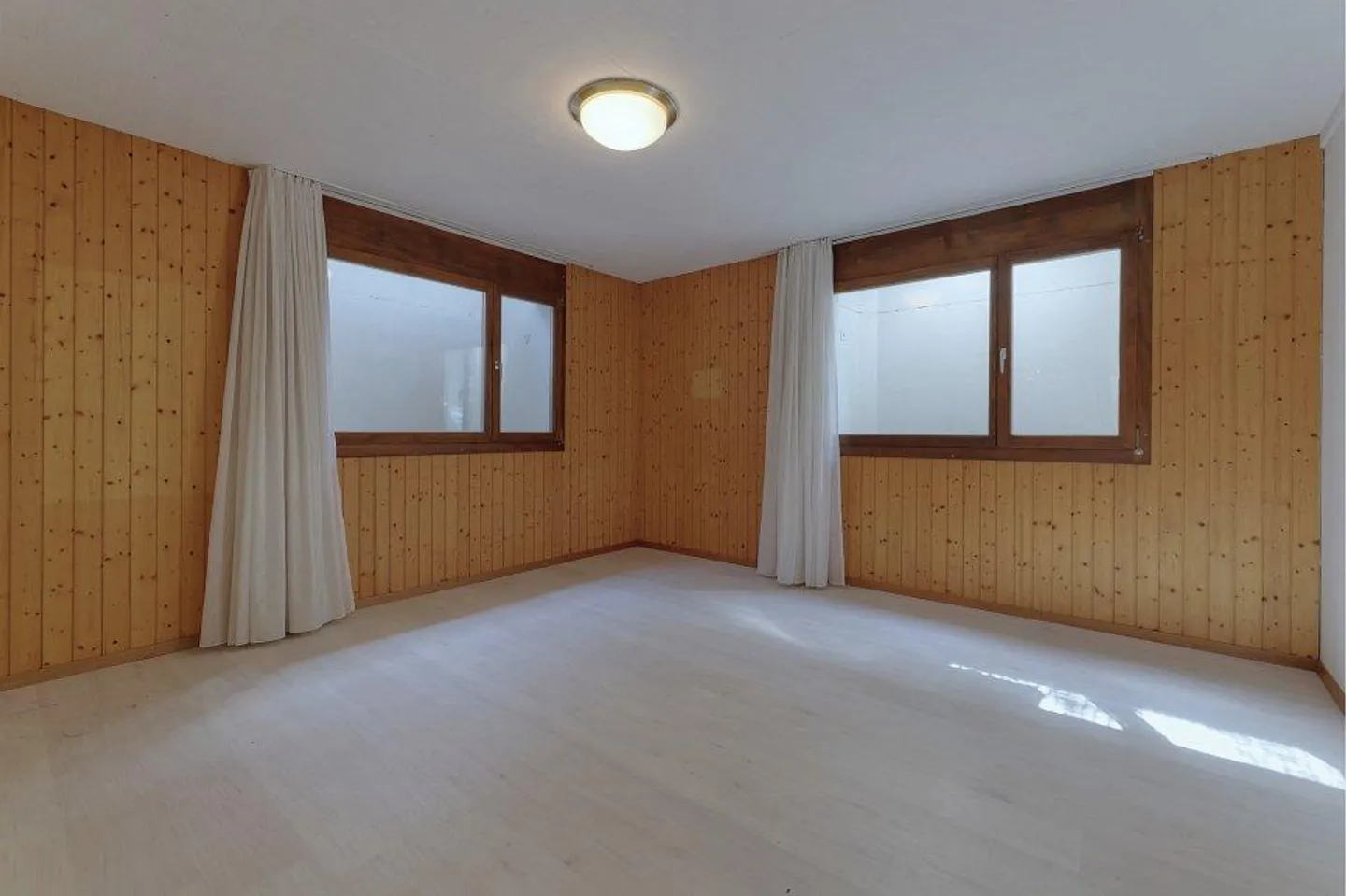 5½-Zimmer Einfamilienhaus mit Gestaltungsspielraum und Garten - Foto 12 von 13