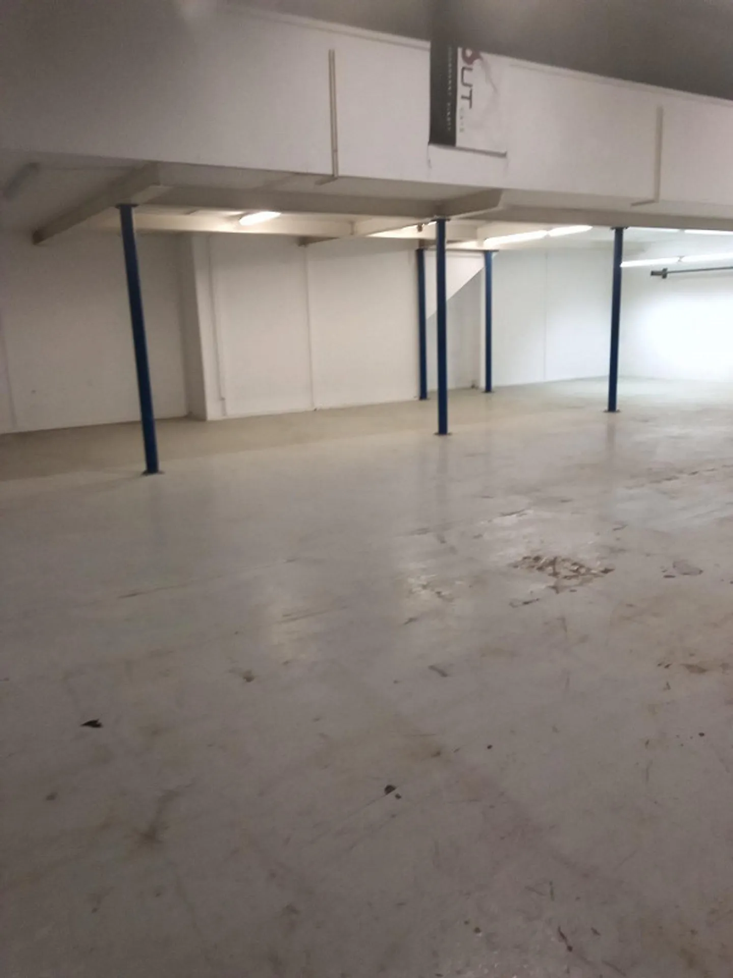 280 m² Gewerbehalle Lichtensteig – Lager mit 5,8 m Höhe und Rampe - Foto 3 von 8