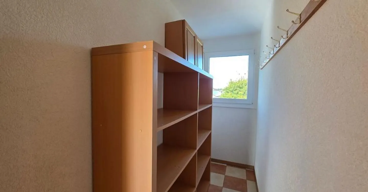 5.5-room apartment with terrace, double garage and outdoor parking space - Photo 9 of 13