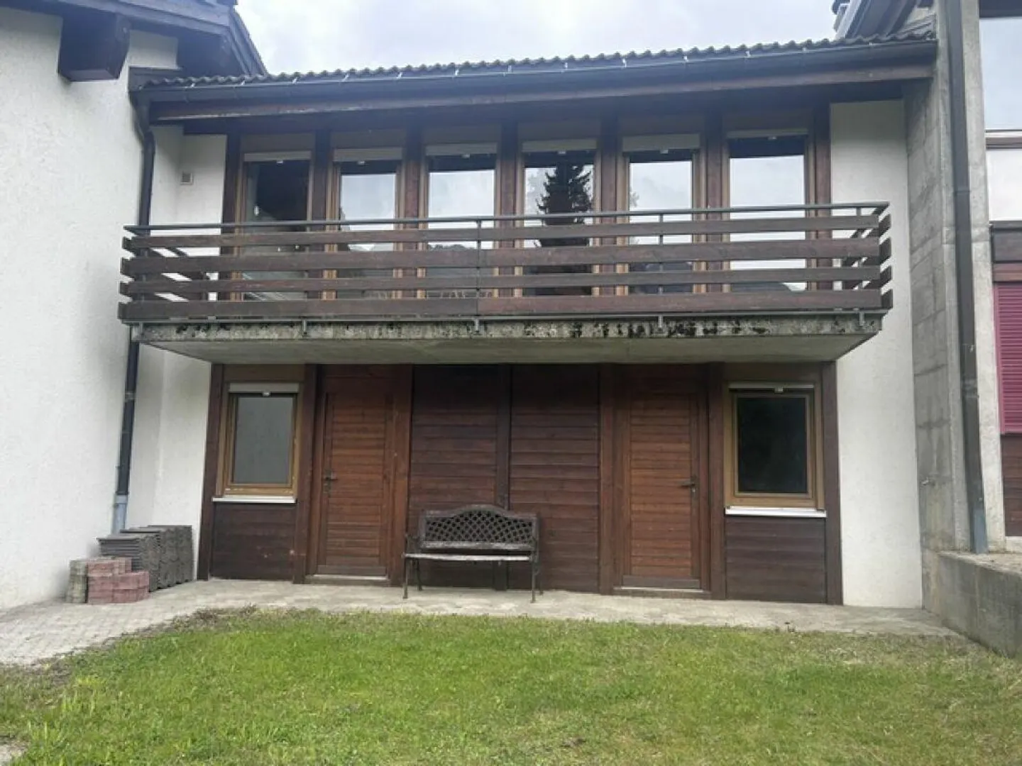 EINZELHAUS MIT 6 ZIMMERN (MÖBLIERT) UND GARTEN - Foto 1 von 23